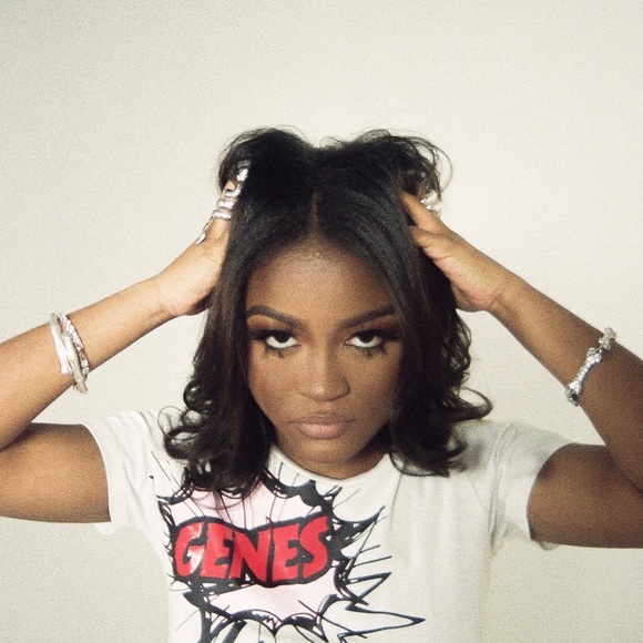 Meet your Posher, Trinity - Picture 2 of 2